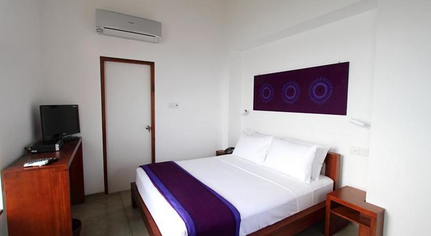 Hotel The Ocean Front By The Serendipity Collection